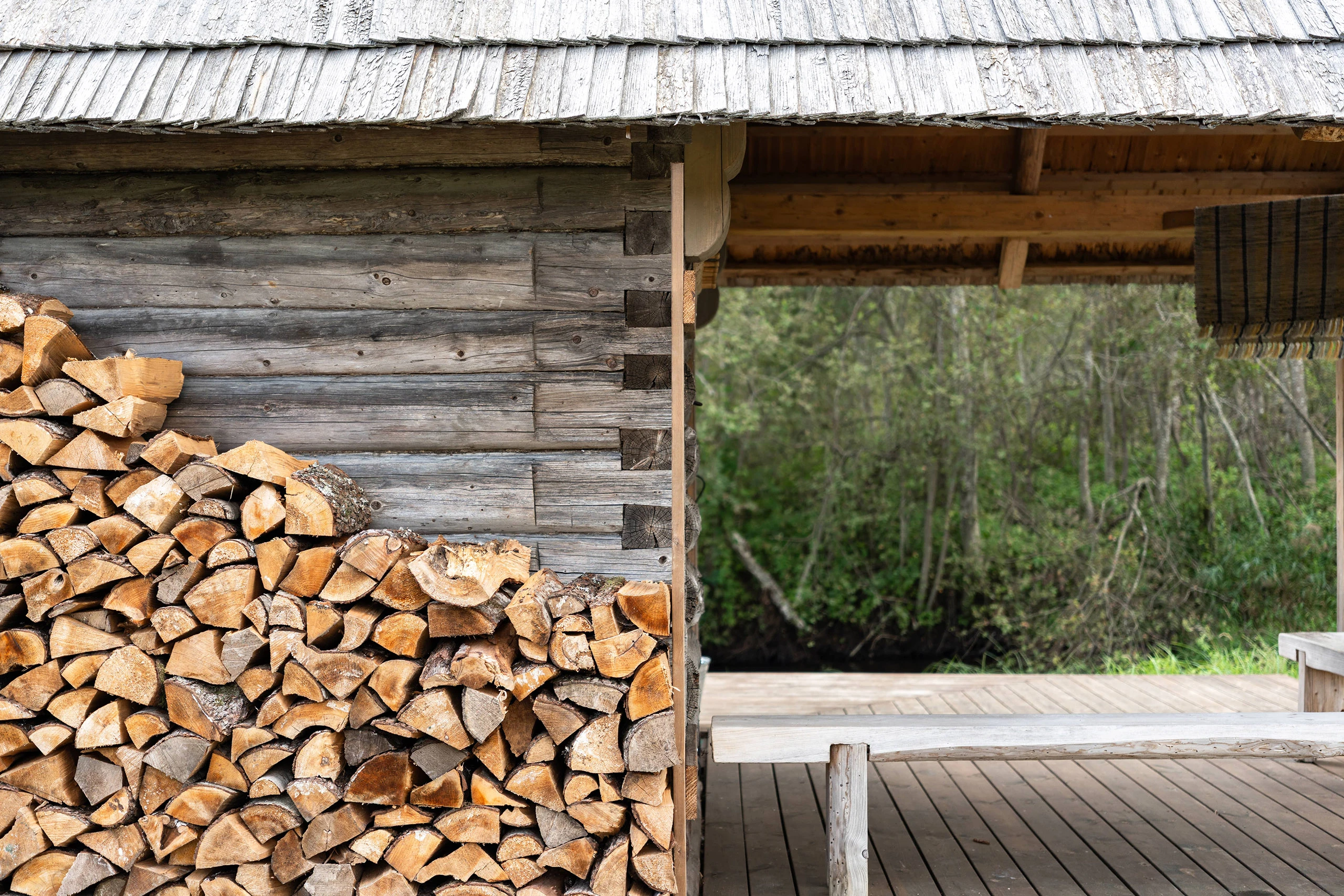 Puitdetailid Villaveski õuealal